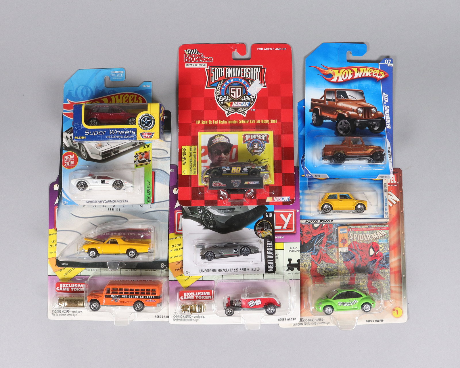 Lots vintage toy car figures in box: Lots vintage toy car figures in box.