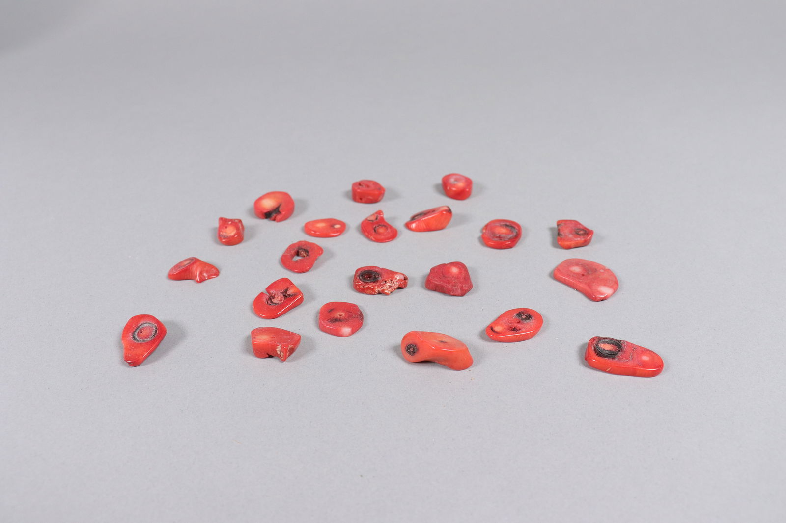 Lots coral items in box - 3