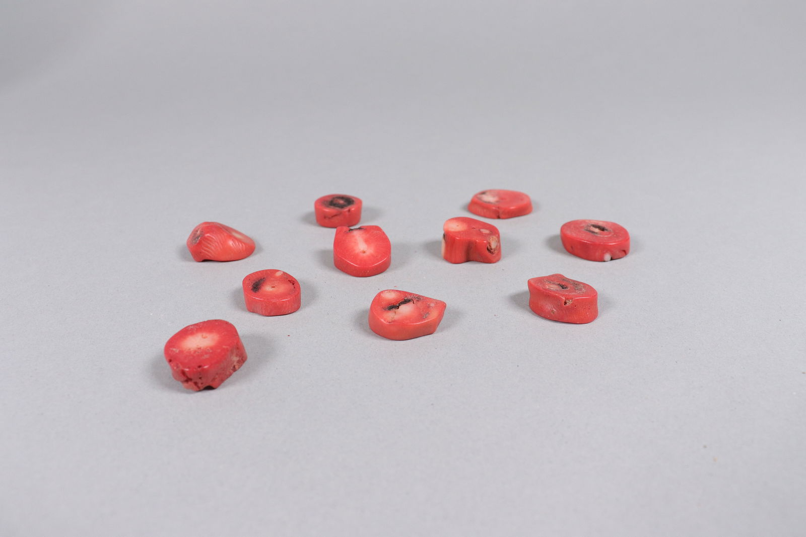 Lots coral items in box - 4