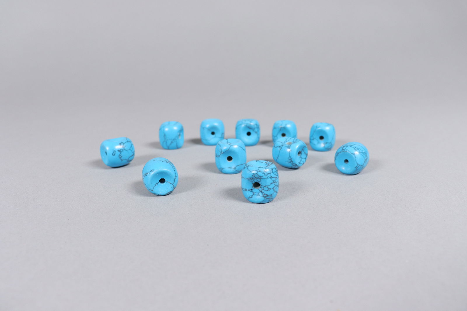 Lots turquoise items in box - 3