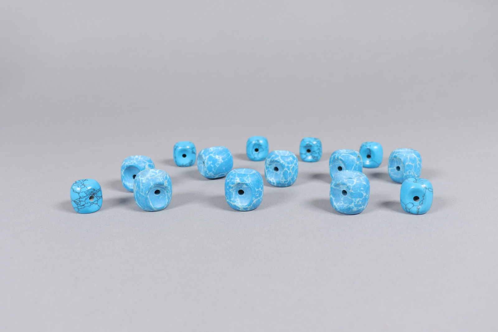 Lots turquoise items in box - 4