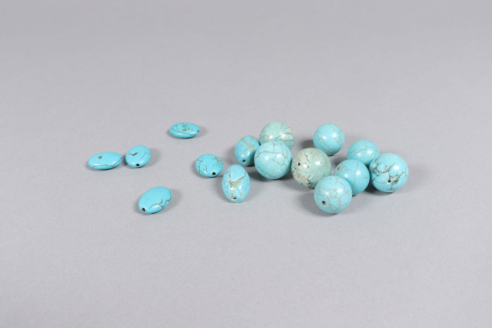 Lots turquoise items in box - 5