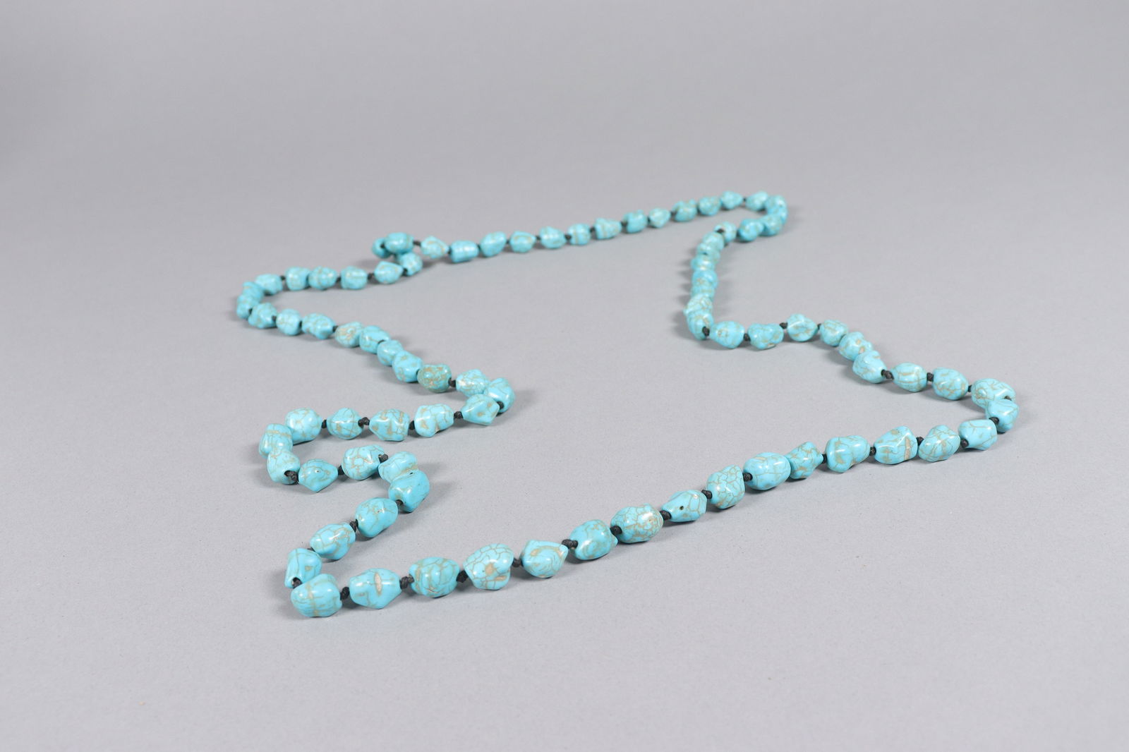 Lots turquoise items in box - 7