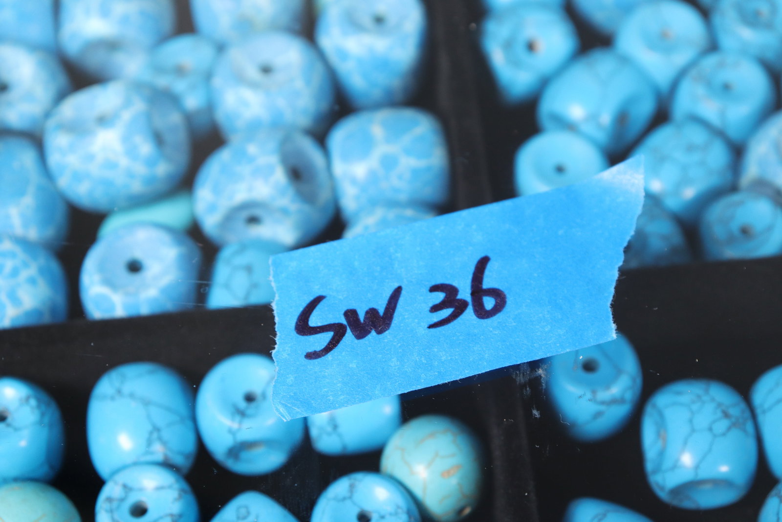 Lots turquoise items in box - 8