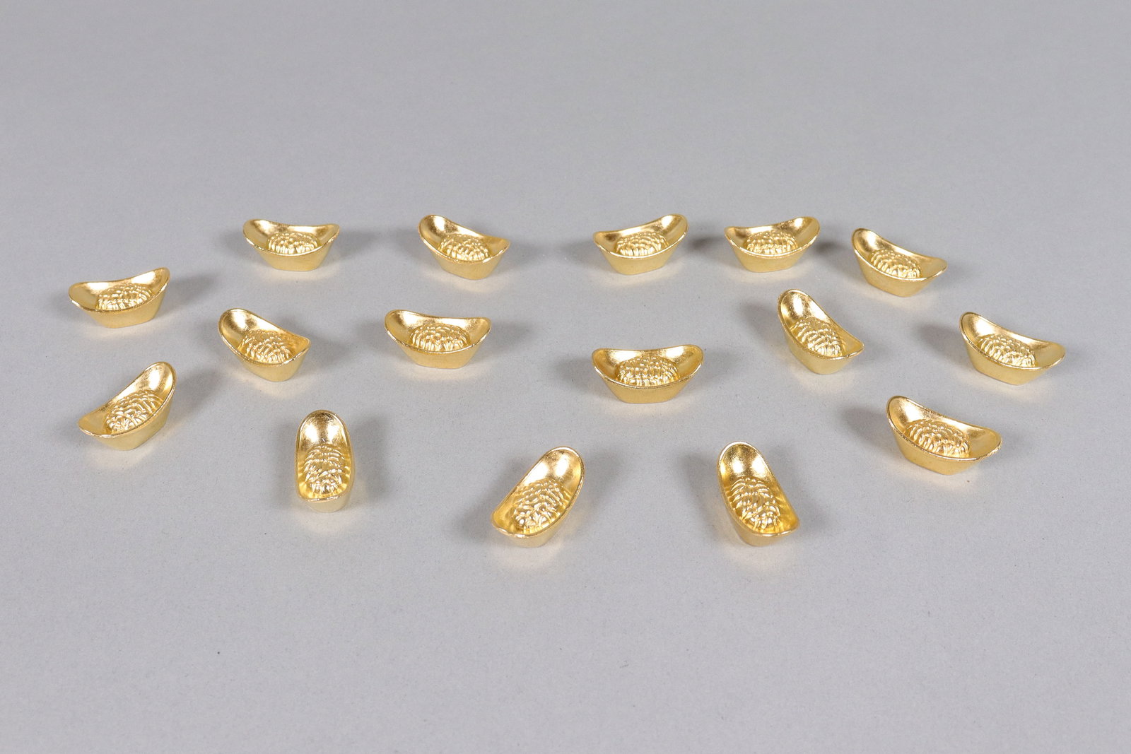 Lots carved ingots ungraded: Lots carved ingots, ungraded or authenticated. We do not guarantee, any carvings, materials, age, or grading. All sales are final, no return.