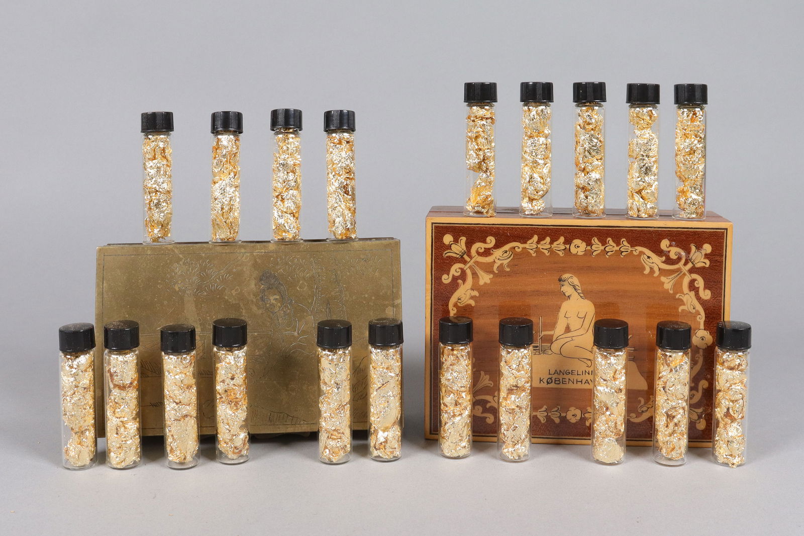 Lots gold flakes ungraded: Lots gold flakes, ungraded or did not authenticate. All sales are final. No return.