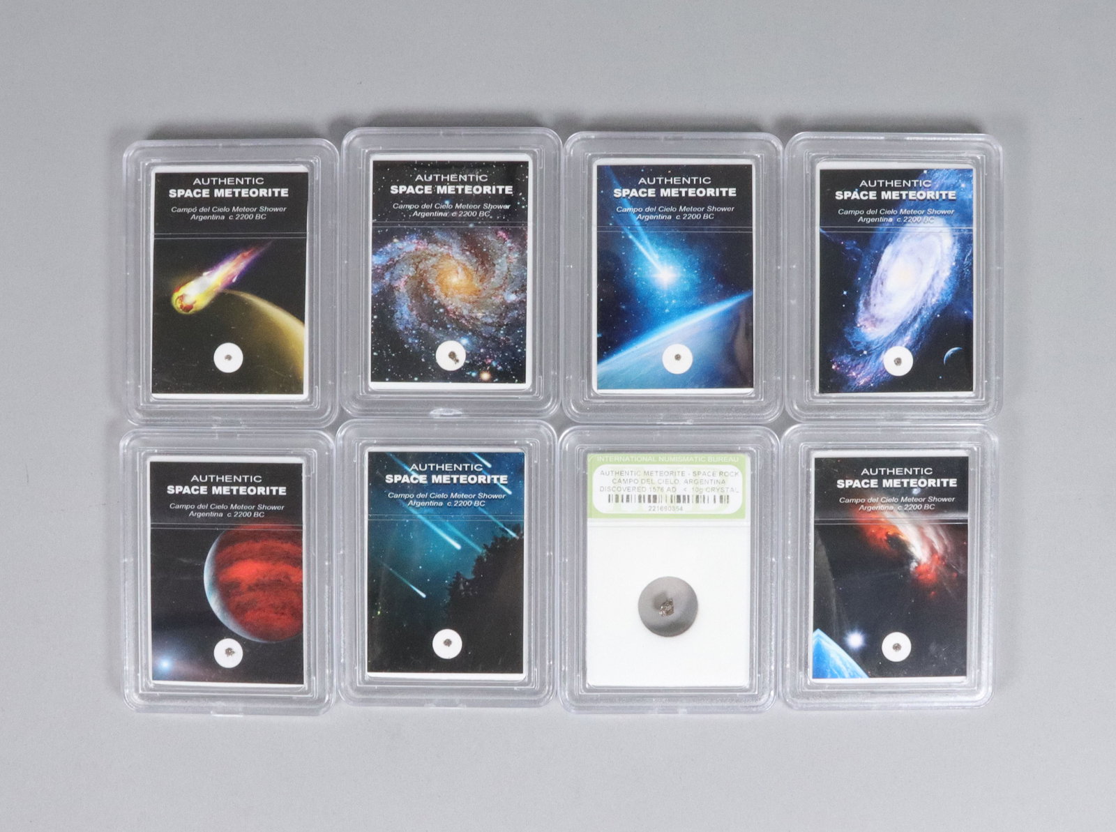 Lots meteorite specimen: Lots meteorite specimen.