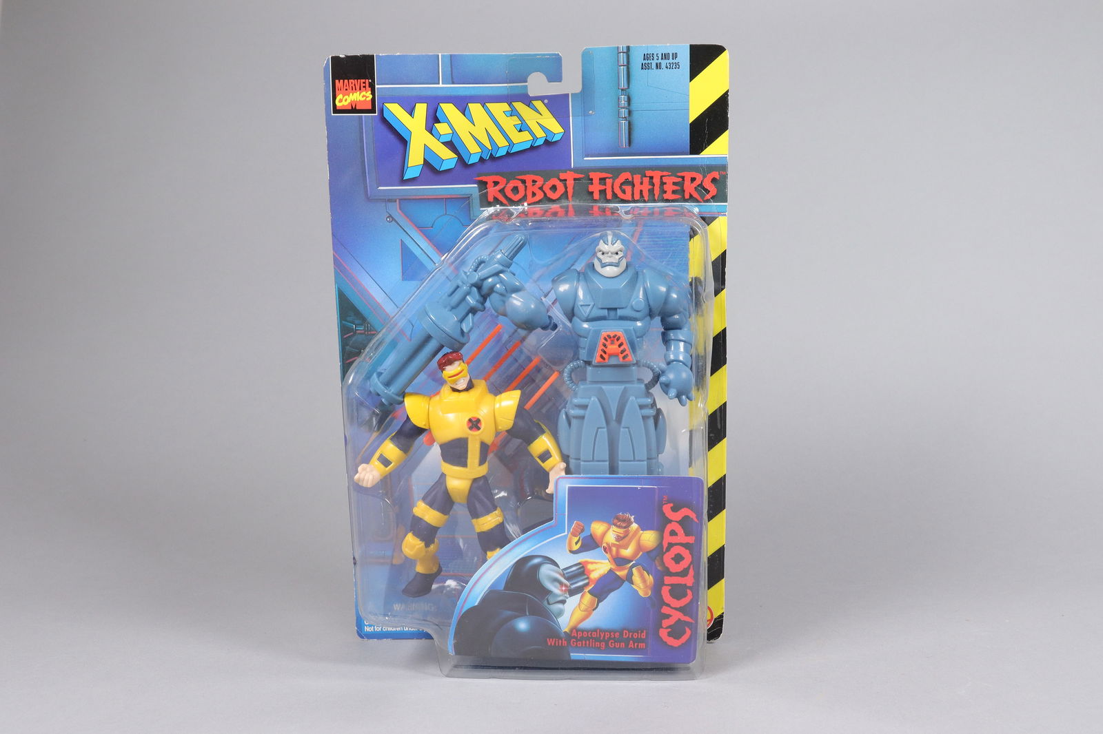 Lots action figures in box - 3