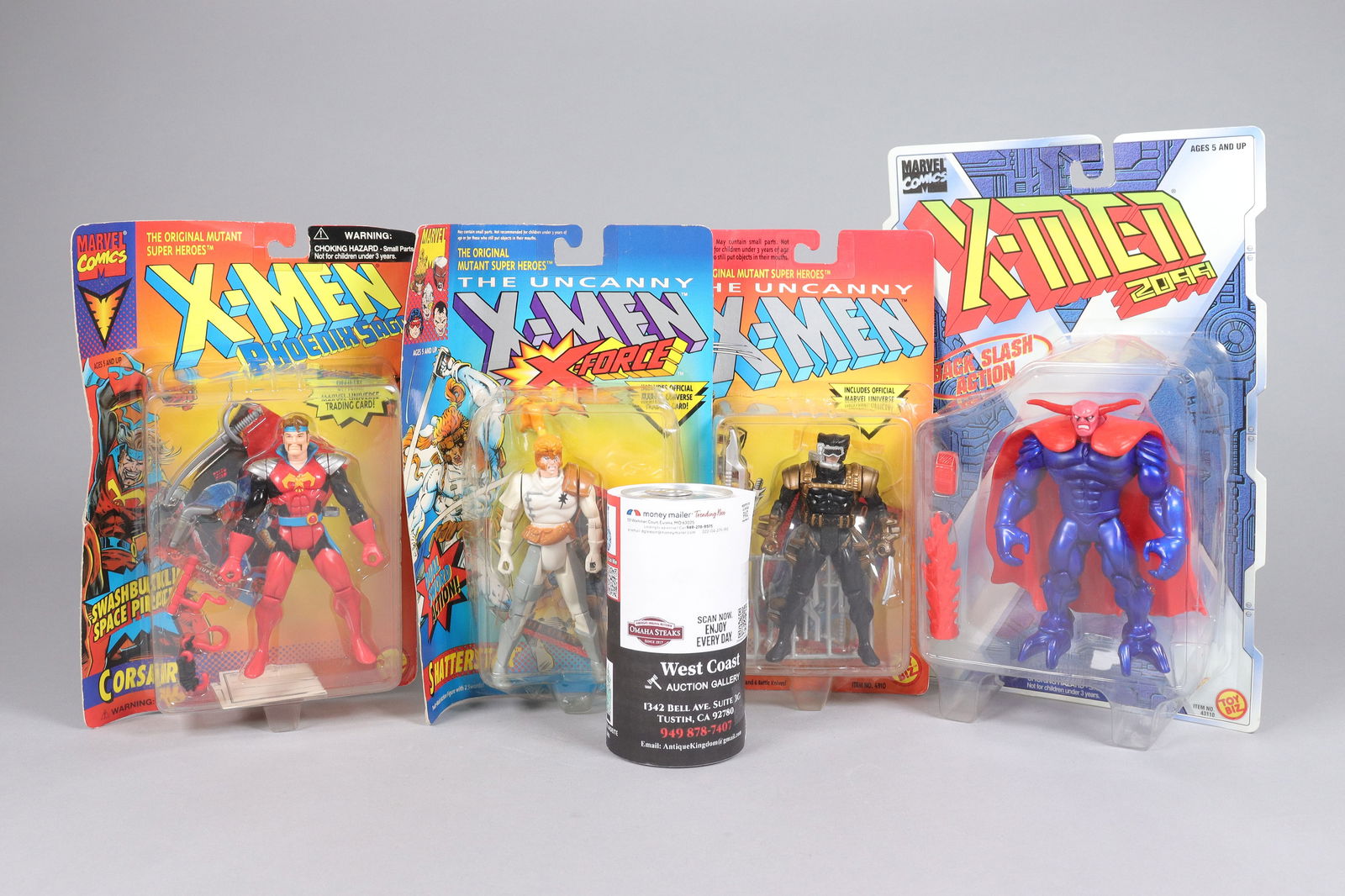 Lots action figures in box - 2