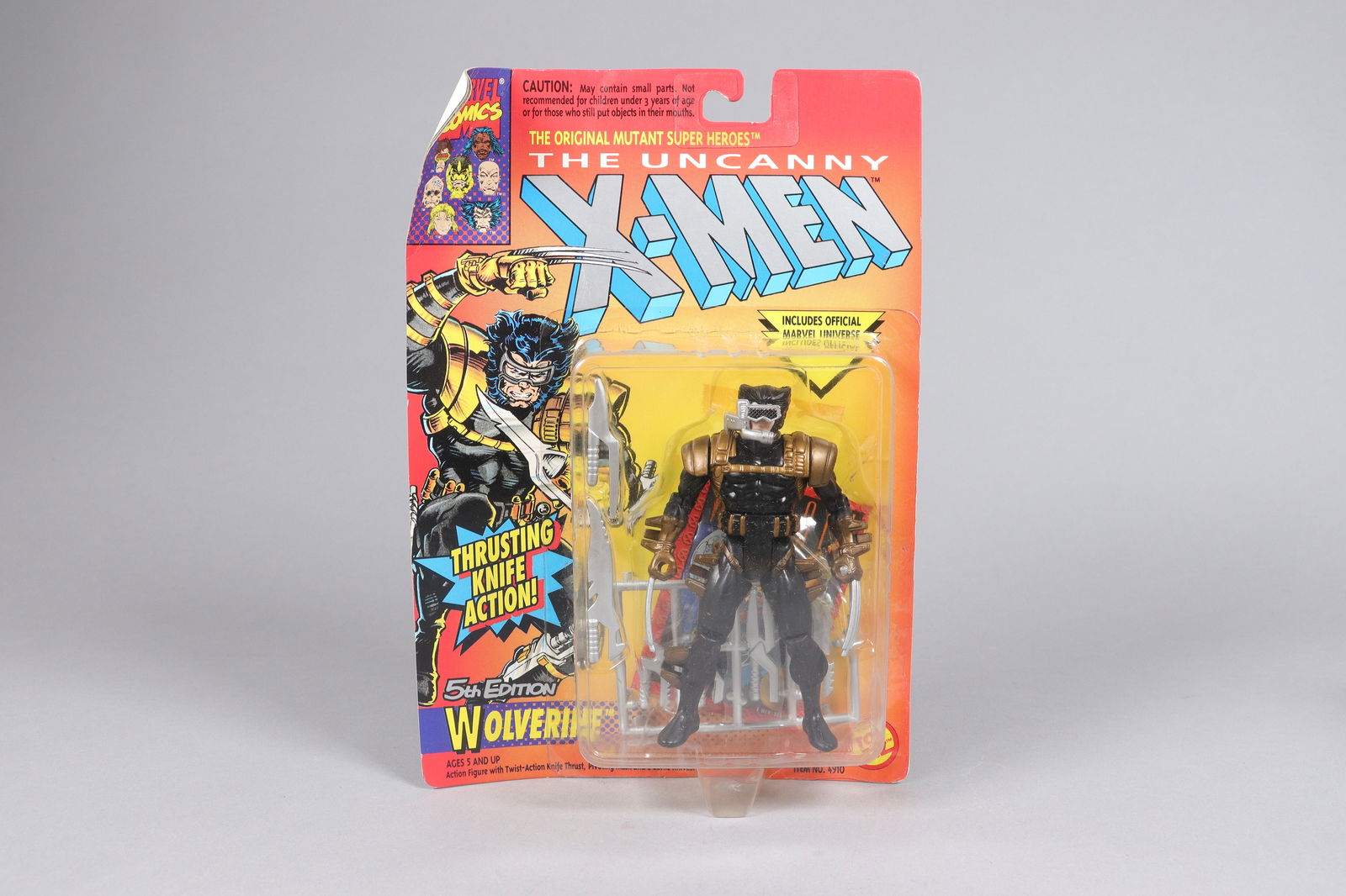 Lots action figures in box - 3