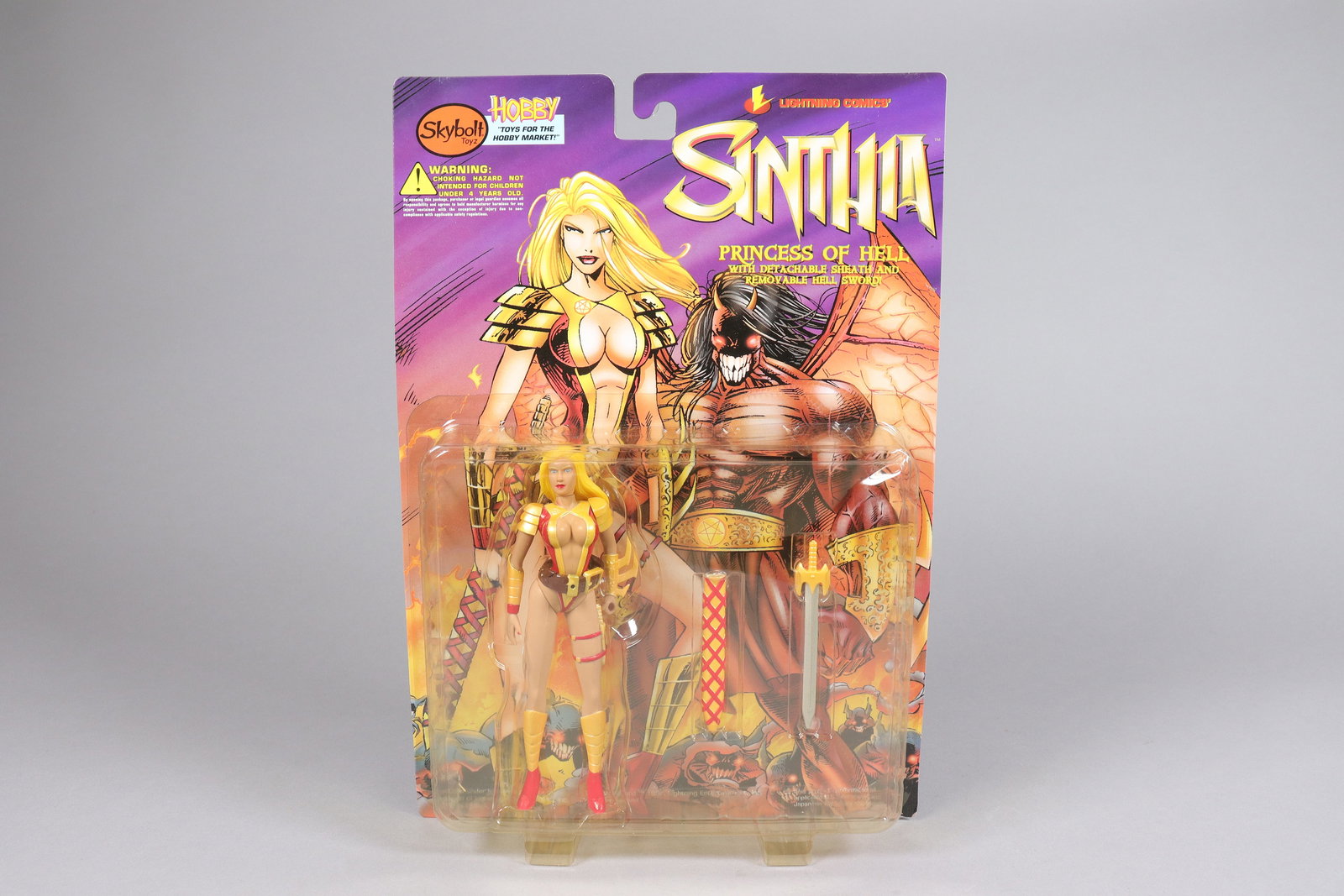 Lots action figures in box - 3