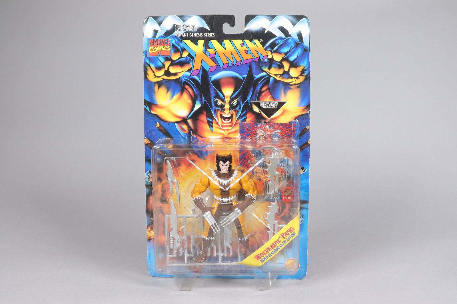 Lots action figures in box - 3