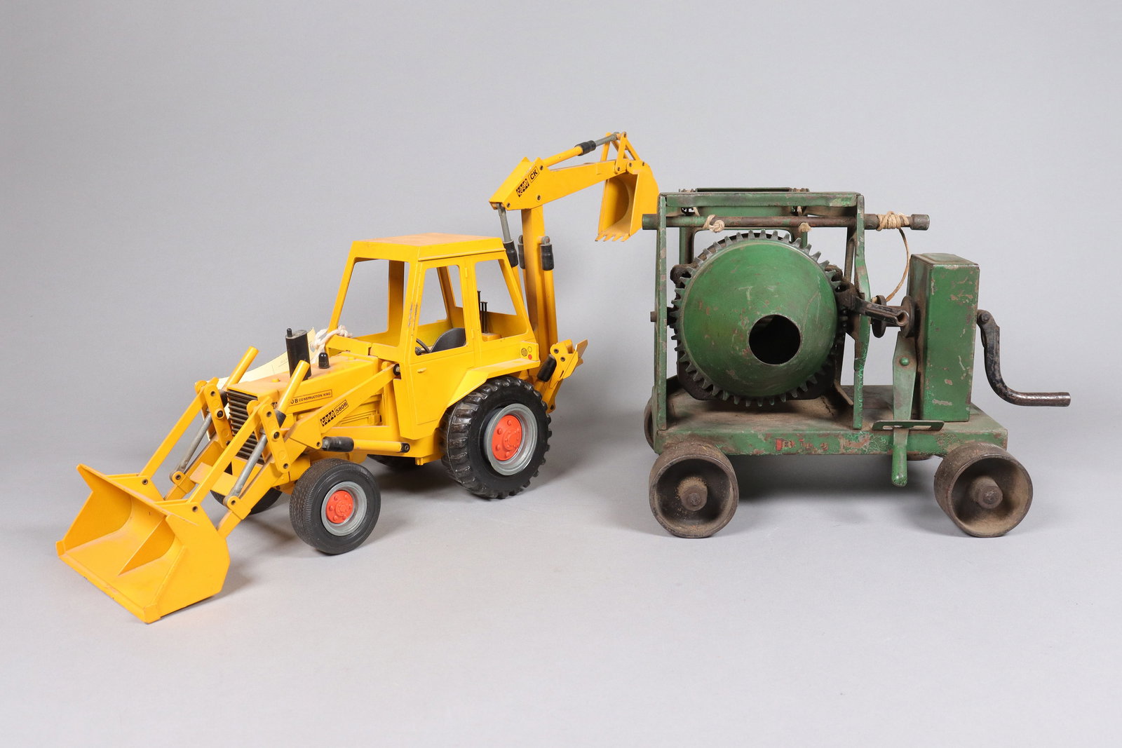 Lots antique metal construction toy figure (1 of 8)