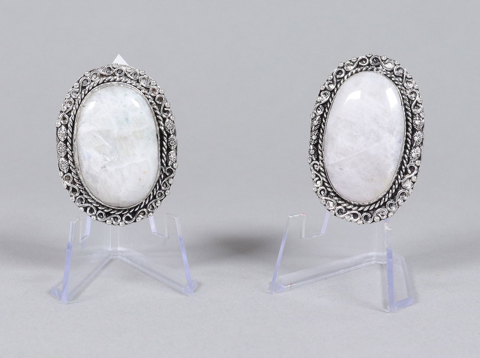 Pair moon stone ring size 9: Pair moon stone ring, size 9.