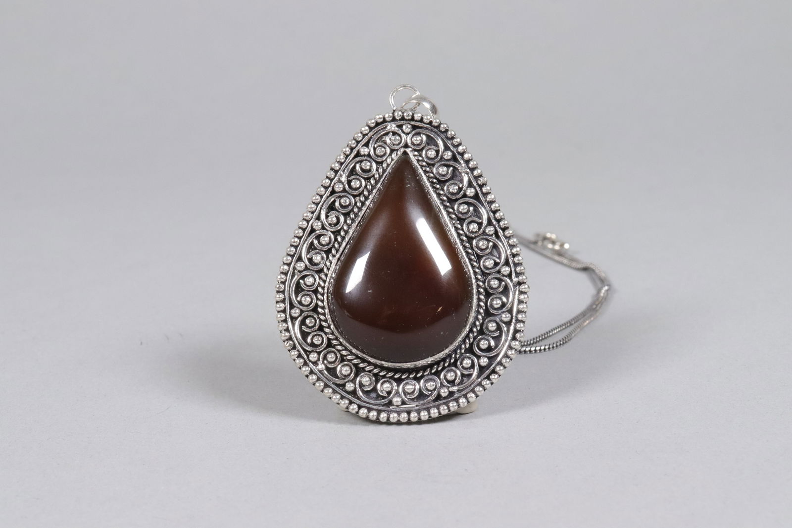 Lots stone carved necklace - 3