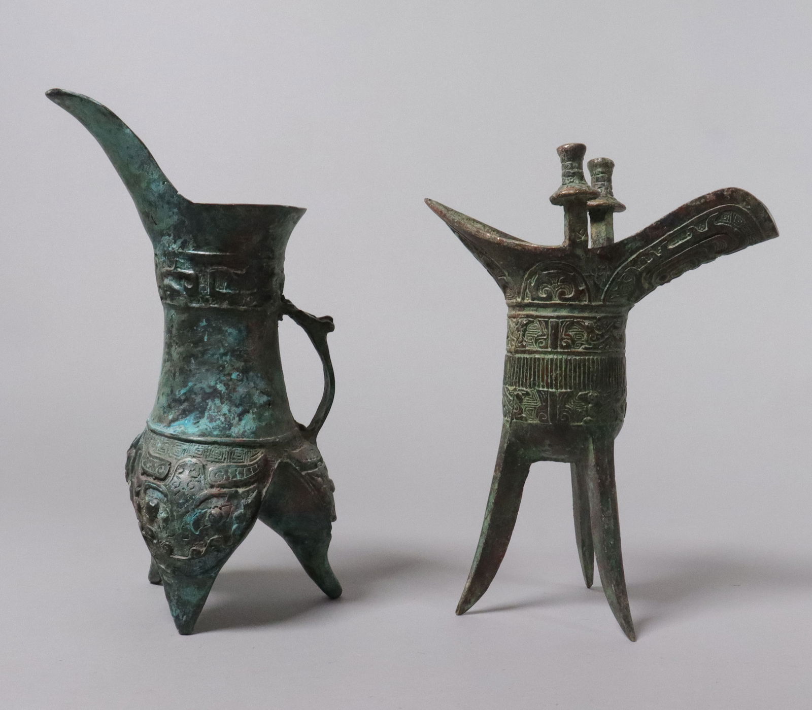 Lots Chinese bronze cups: Lots Chinese fine bronze cups, largest H: 8.75" x W: 3.5."