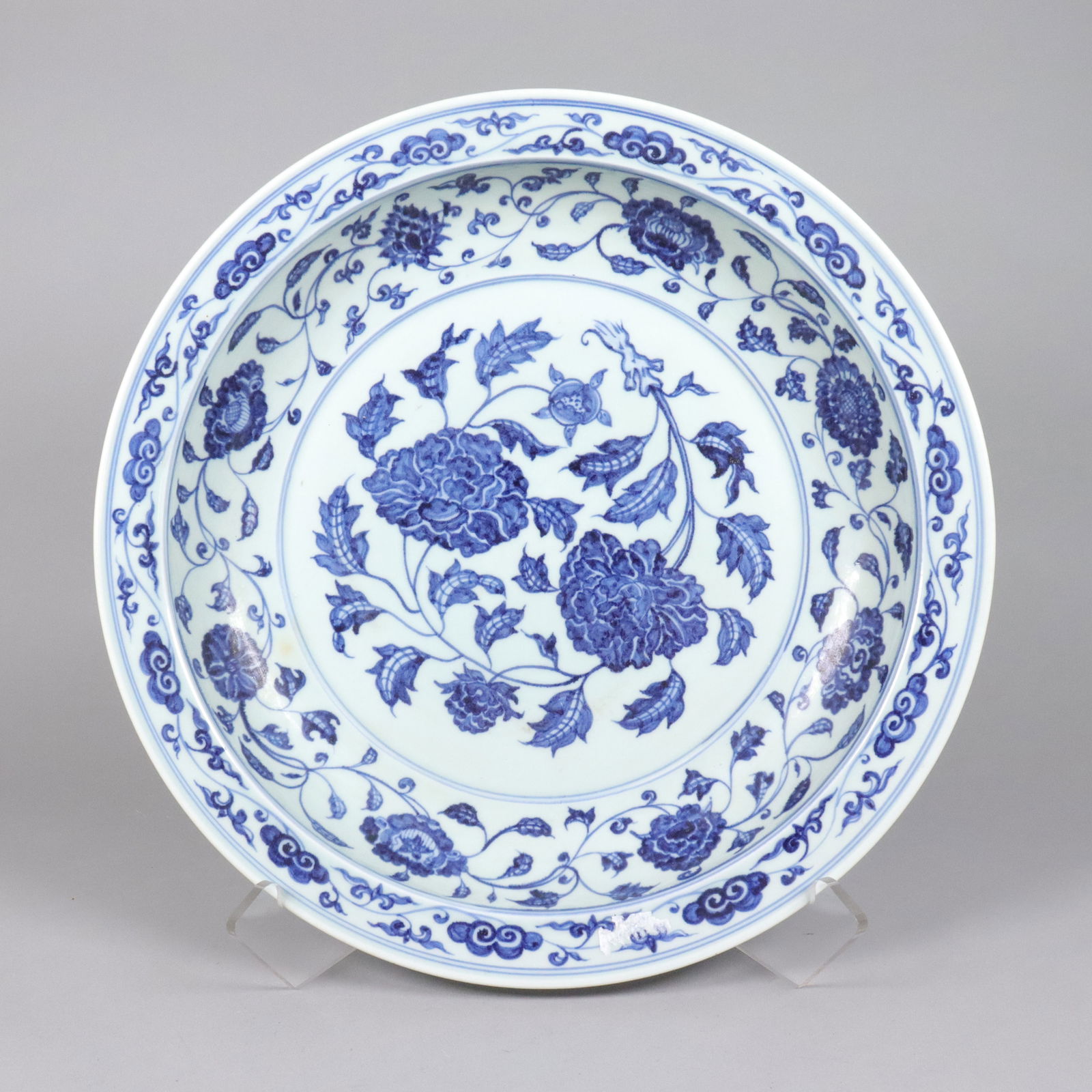 Chinese antique b/w charger: Chinese antique blue and white fine charger, from an estate. H: 3" x W: 16."