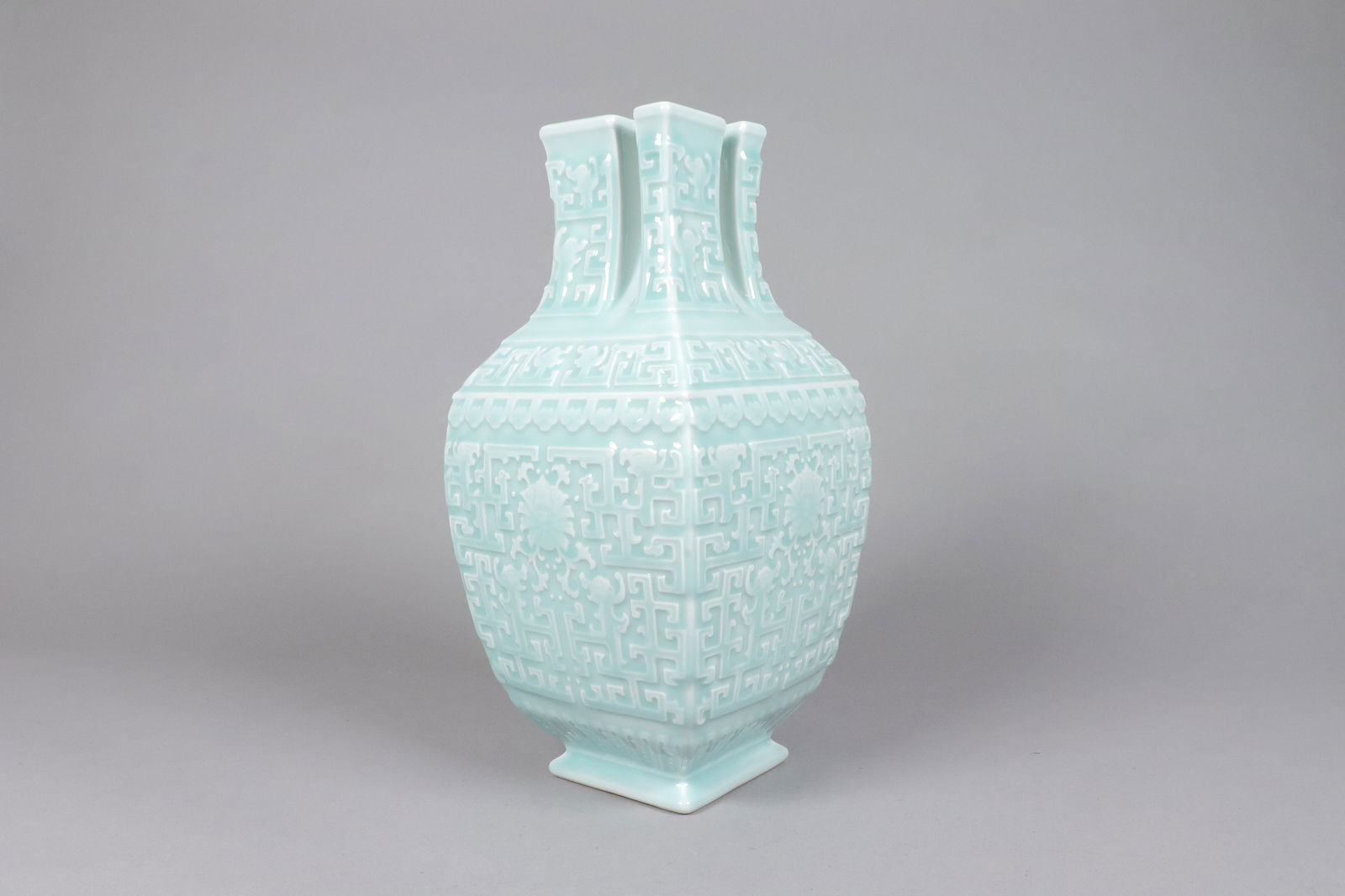 Chinese fine celadon vase - 3