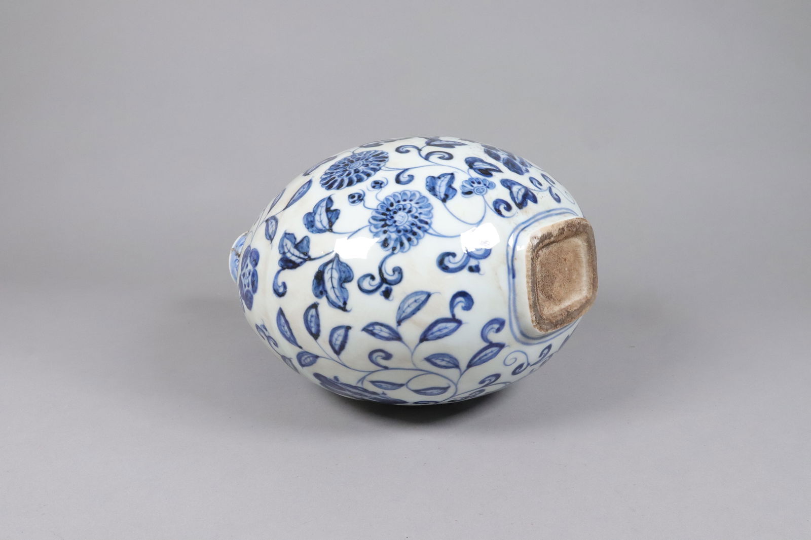 Chinese large b/w flask vase - 5