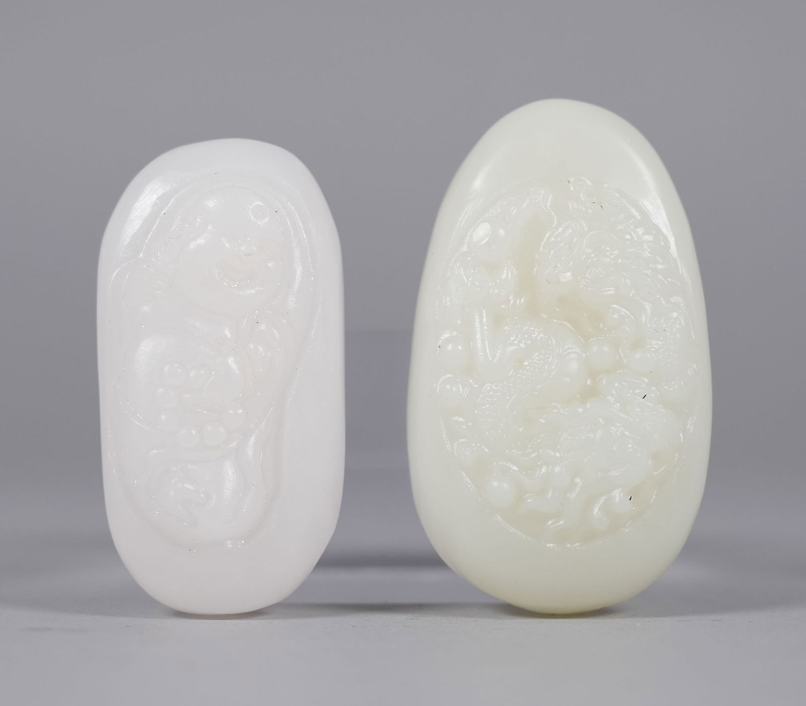 Lots Chinese carved pebbles: Lots Chinese carved pebbles.