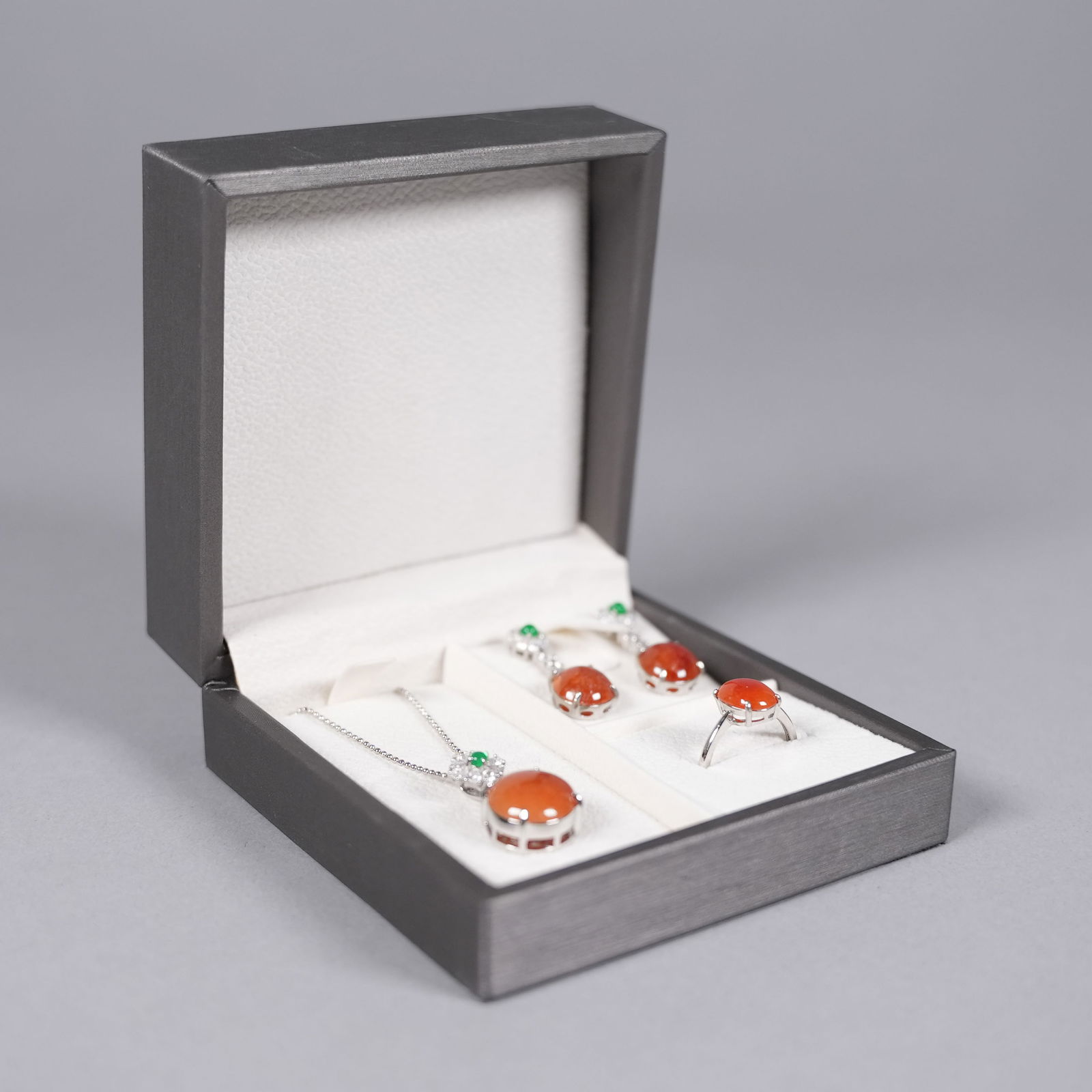 Lots Chinese estate sterling natural jadeite items: Lots Chinese estate sterling natural jadeite items.