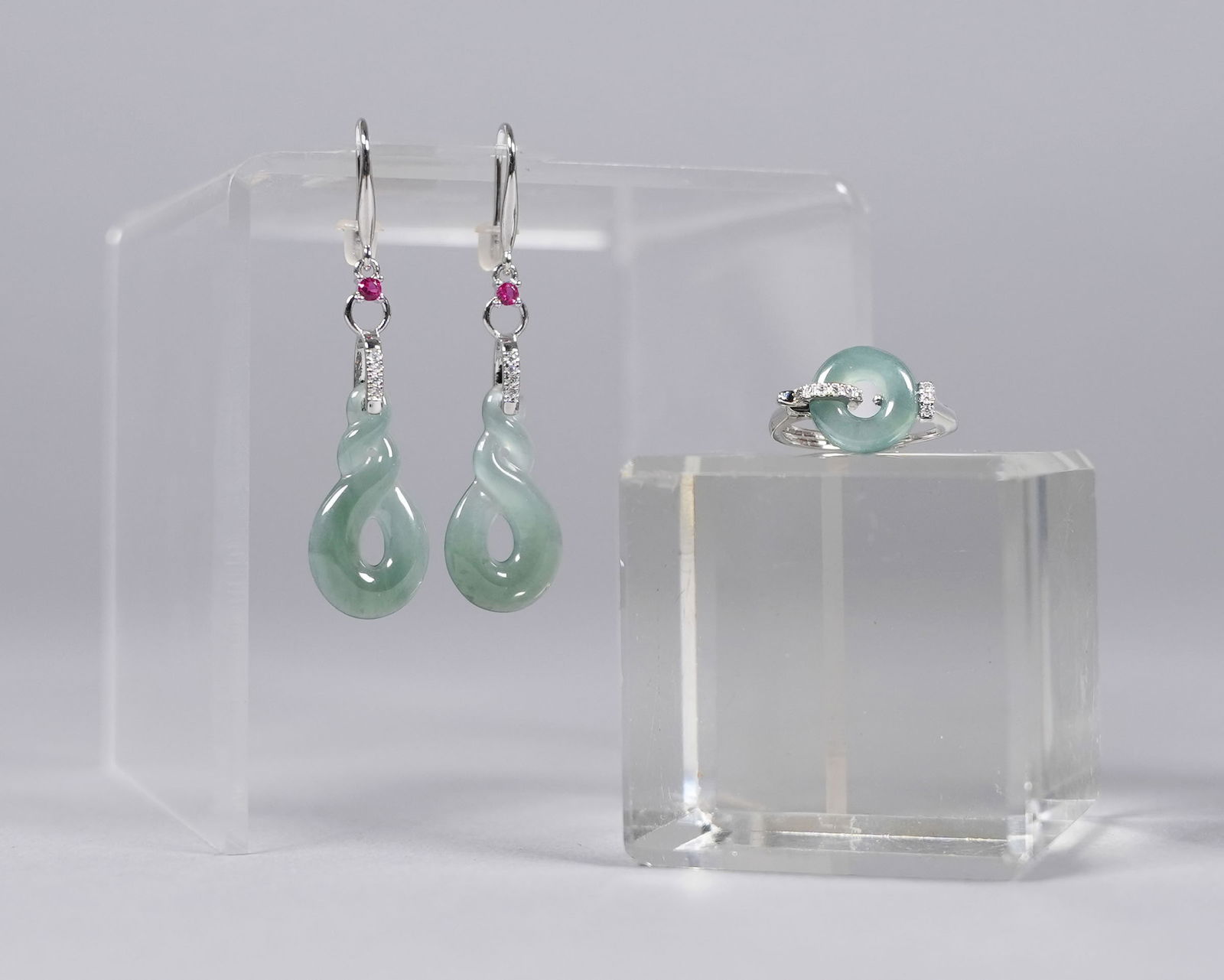 Lots Chinese estate sterling jadeite items: Lots Chinese estate sterling natural jadeite items.