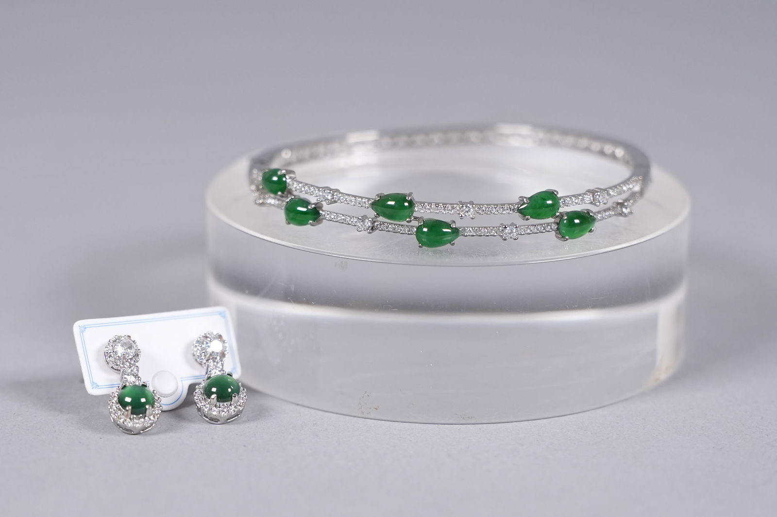 Lots Chinese estate sterling natural jadeite items: Lots Chinese estate sterling natural jadeite items.