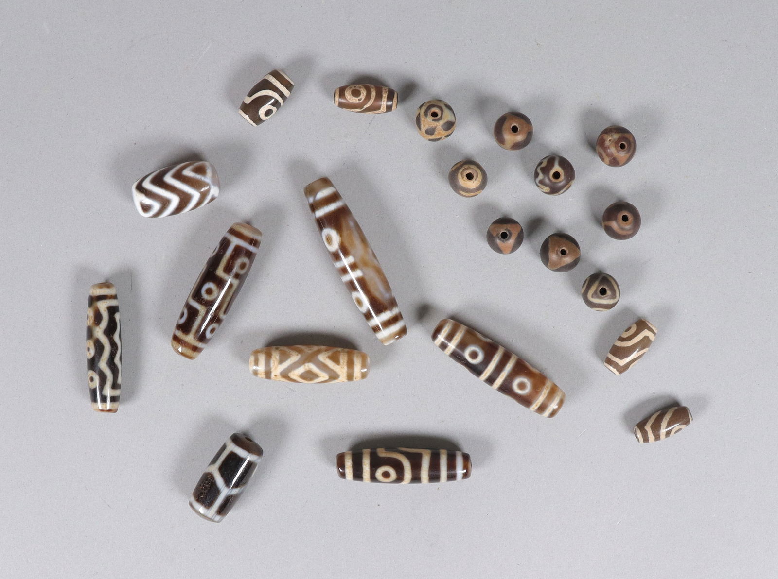 Lots Tibetan estate dzi beads (1 of 6)