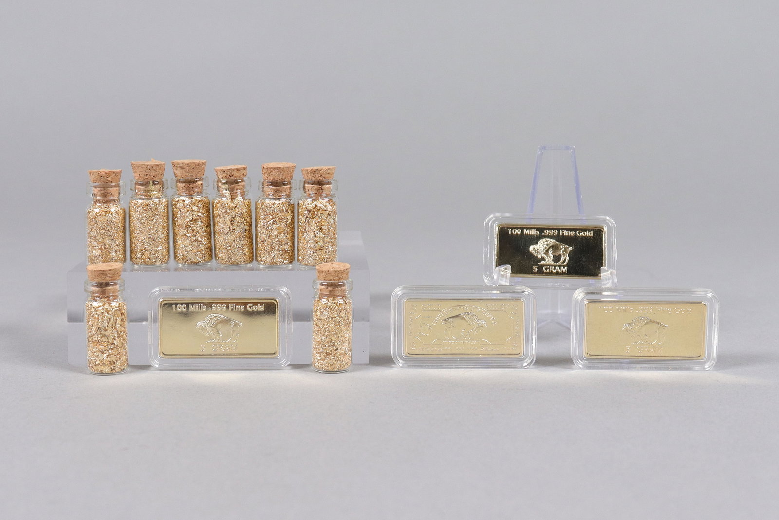 Lots gold flakes and ingots ungraded (1 of 6)