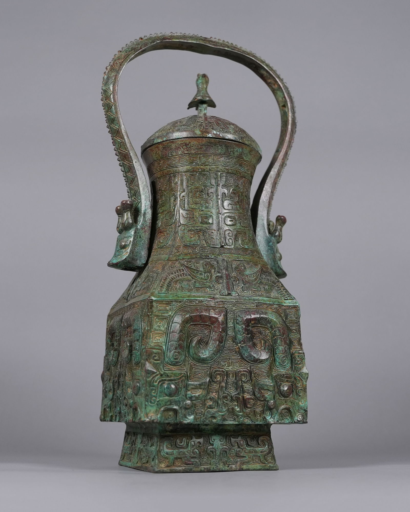 Chinese tall bronze vessel (1 of 7)