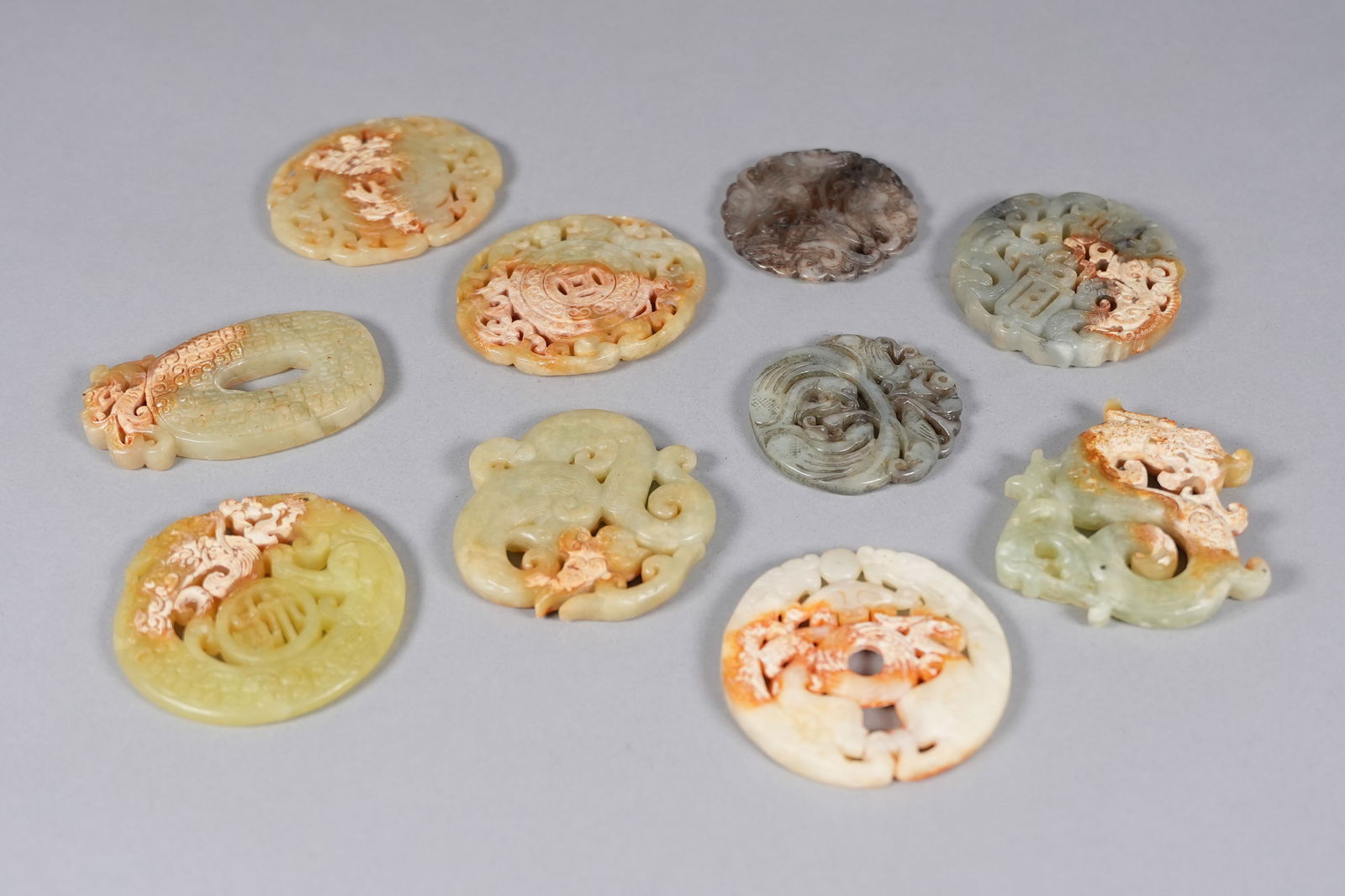 Lots Chinese jade carvings (1 of 5)