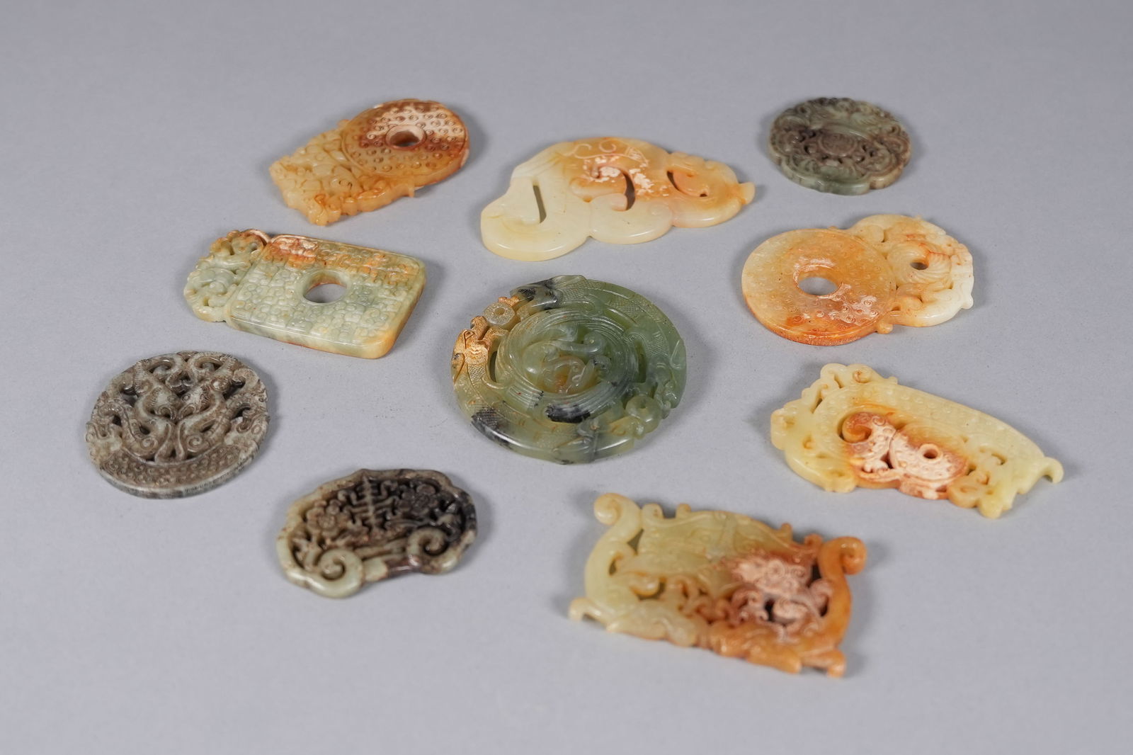 Lots Chinese jade carvings (1 of 5)