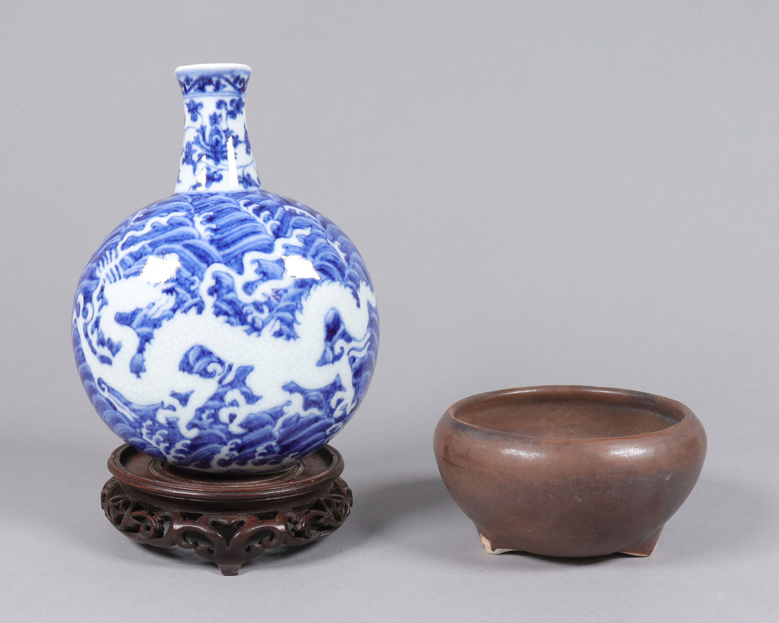 Lots Chinese porcelain items (1 of 8)