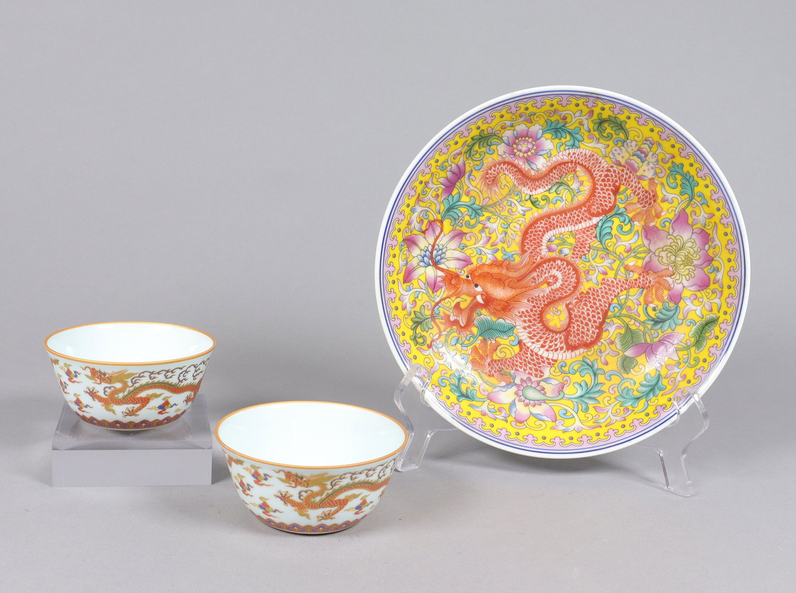 Lots Chinese fine porcelains: Lots Chinese fine porcelains, largest H: 1.5" x W: 7.65."