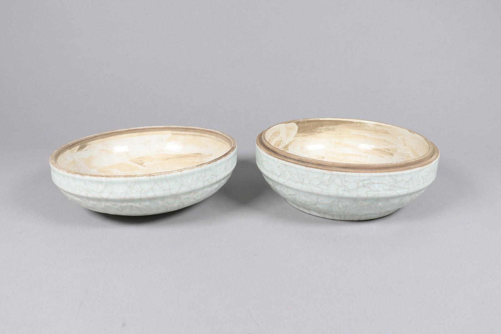 Chinese fine round lidded box - 7