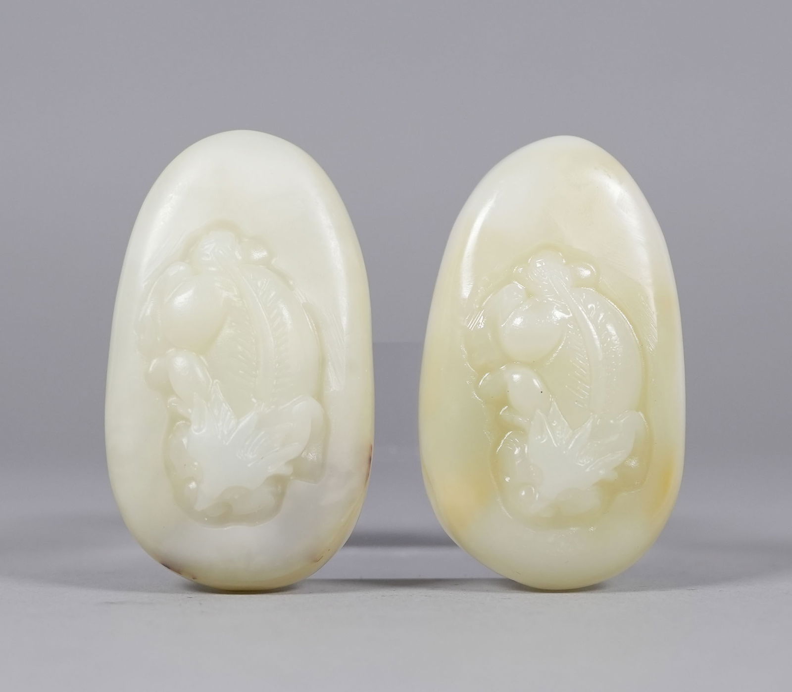 Lots Chinese carved pebbles: Lots Chinese carved pebbles.