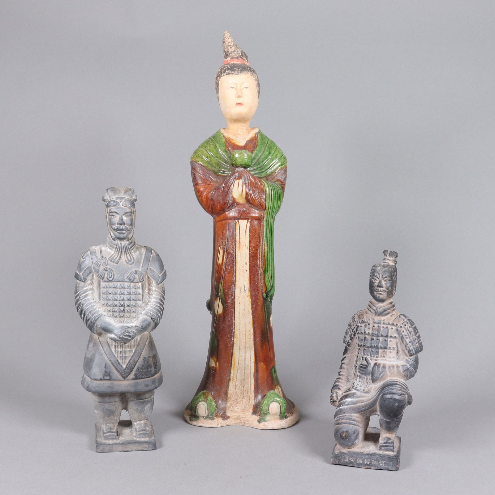 Lots Chinese fine statues (1 of 7)