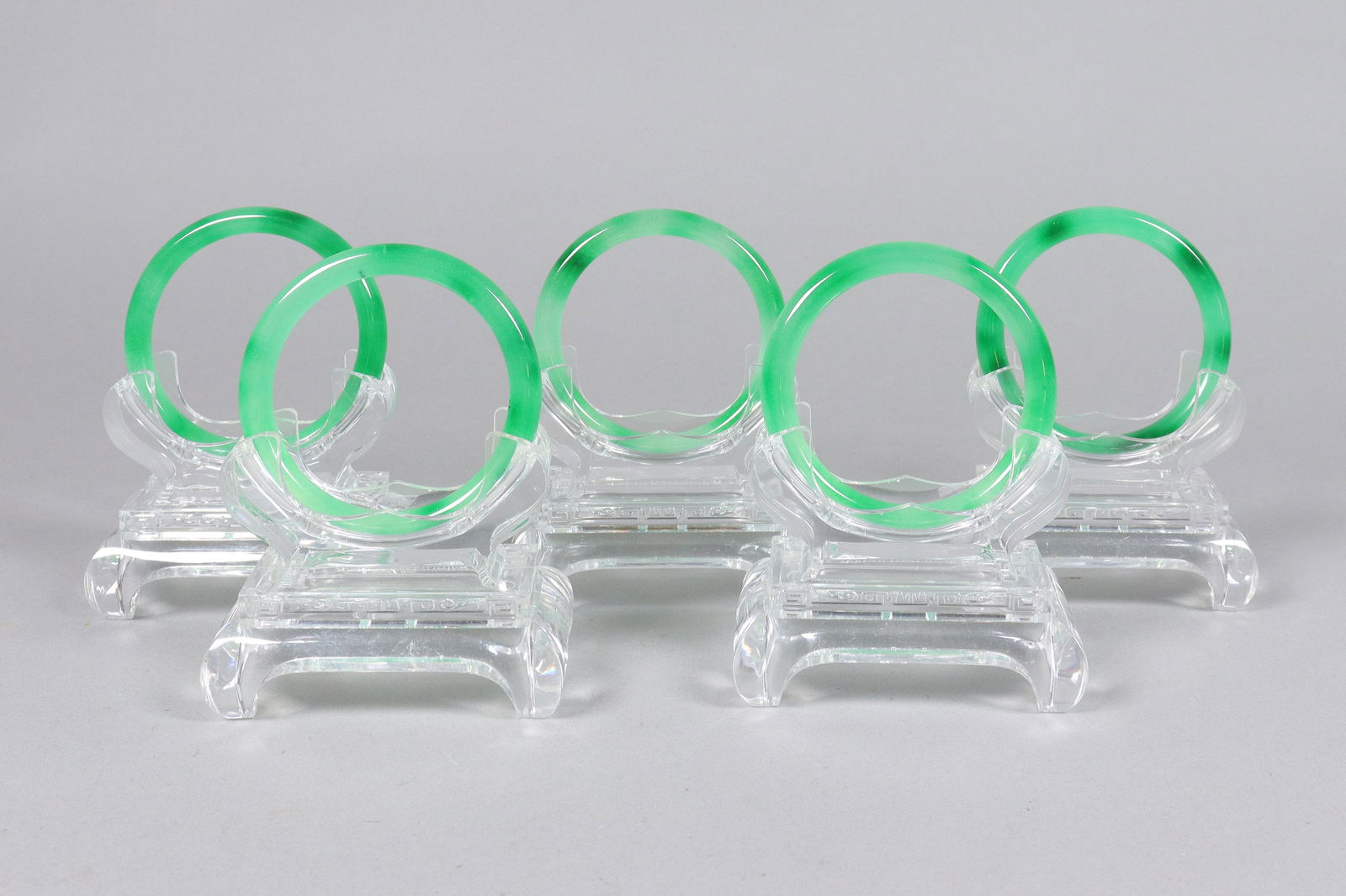 Lots Chinese apple green bangles: Lots Chinese apple green bangles.