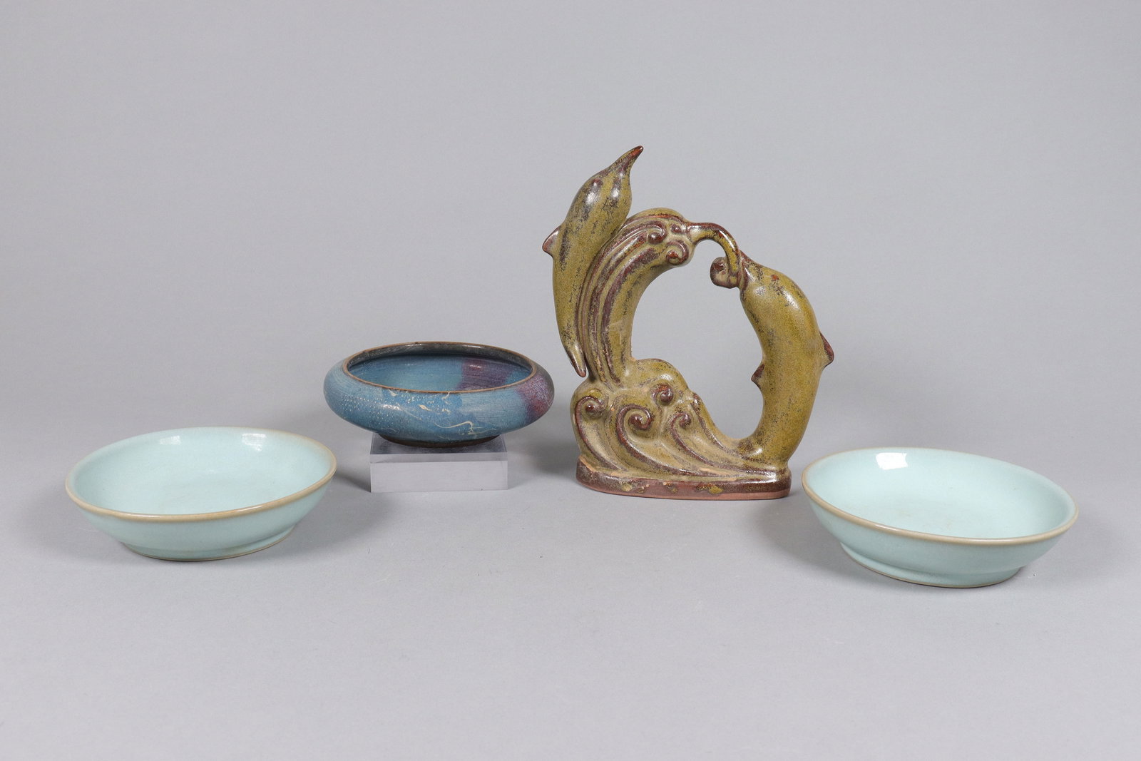 Lots Chinese fine ceramics: Lots Chinese fine ceramics, largest H: 7.65" x W: 6."