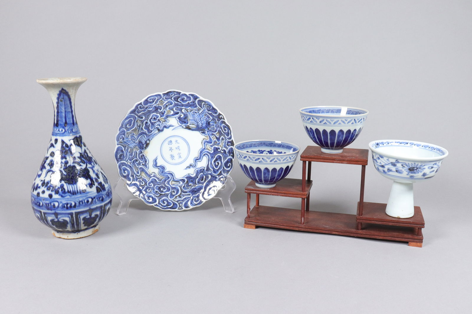 Lots Chinese b/w fine porcelains (1 of 9)