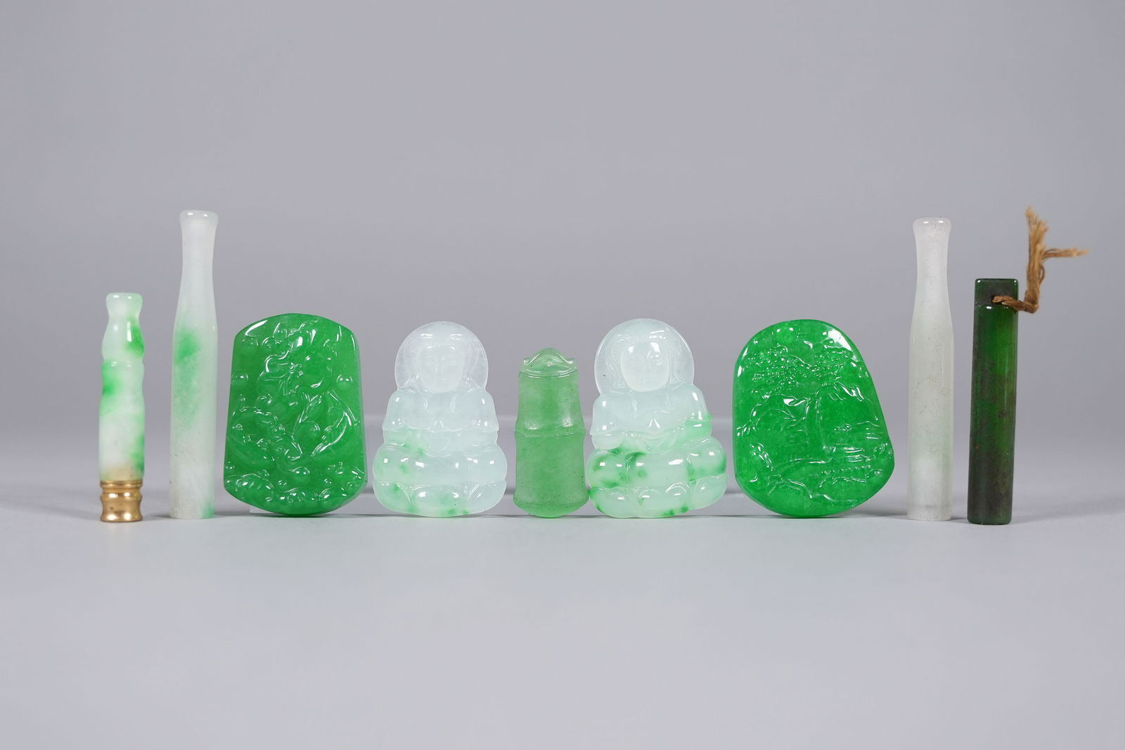 Lots Chinese carvings: Lots Chinese carvings.