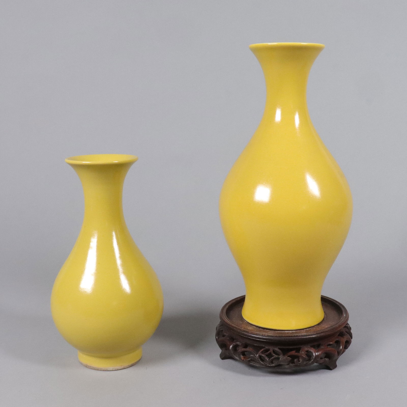 2 Chinese fine yellow vase: 2 Chinese fine yellow vase. Largest H: 8.8" x W: 4.25."