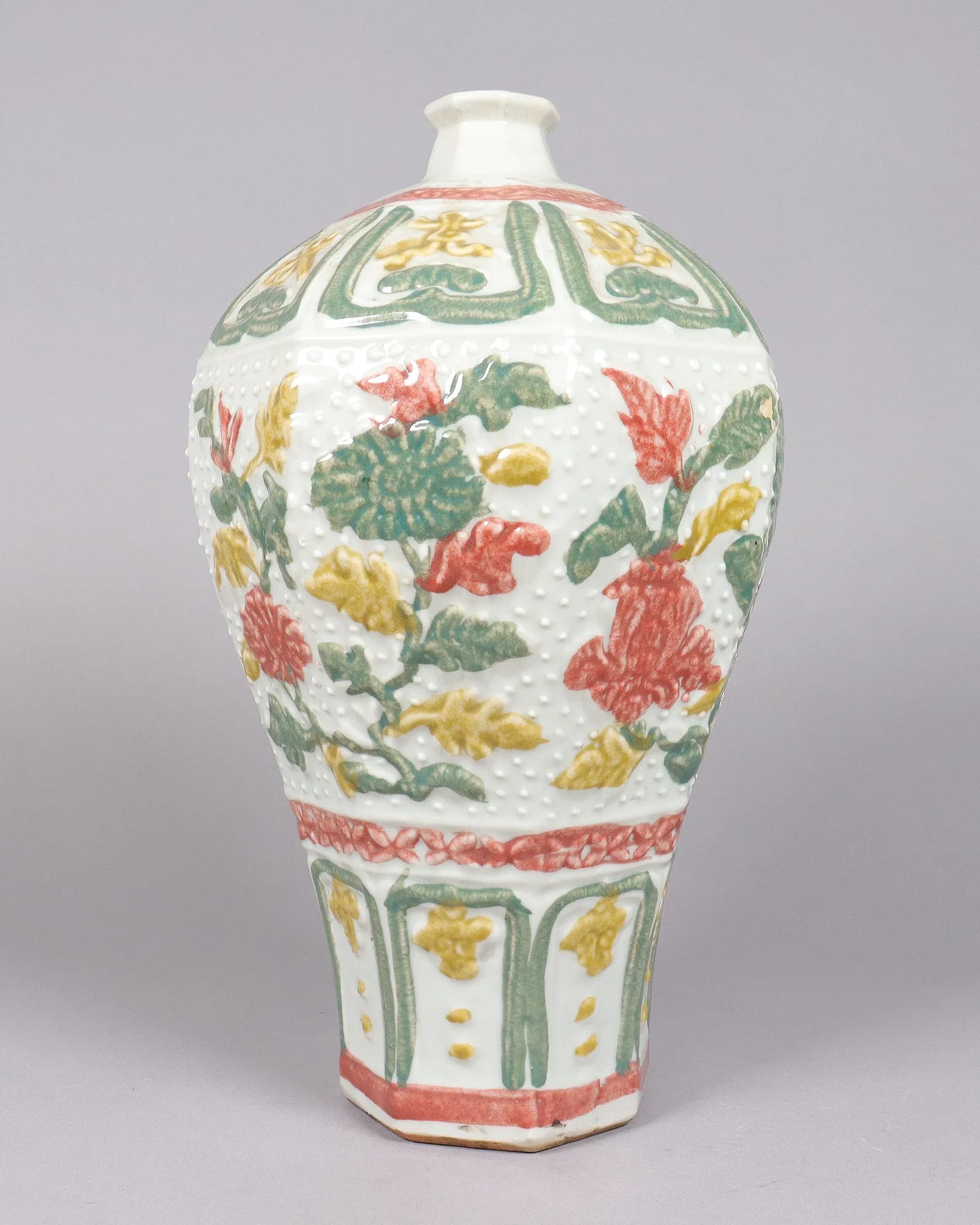 Chinese fine carved vase (1 of 6)