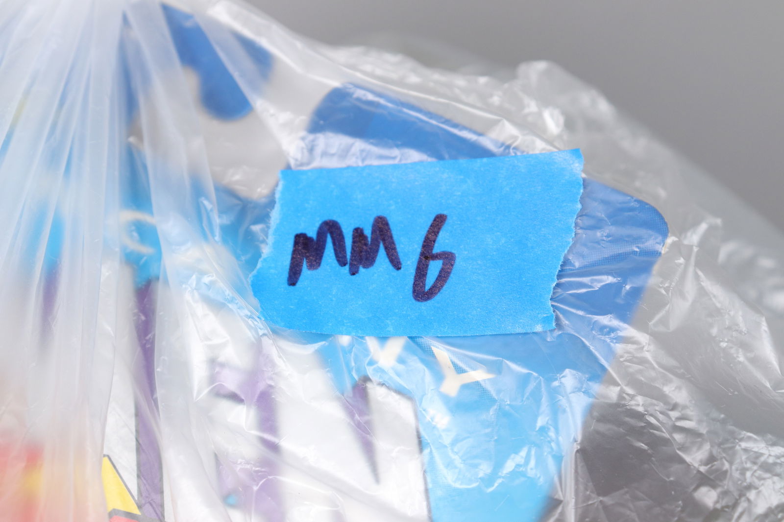 Lots action figures in box - 6