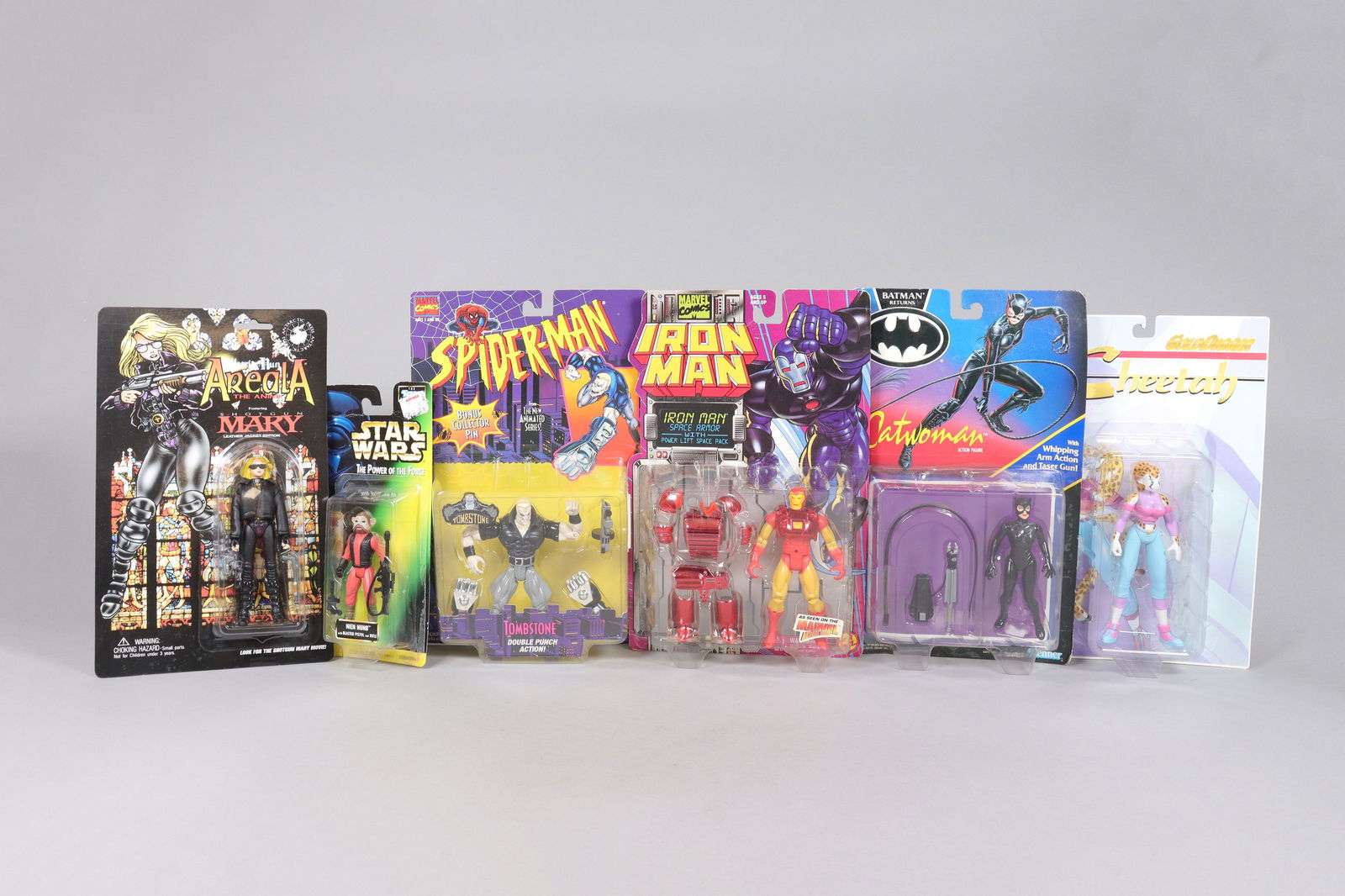 Lots action figures in box (1 of 6)