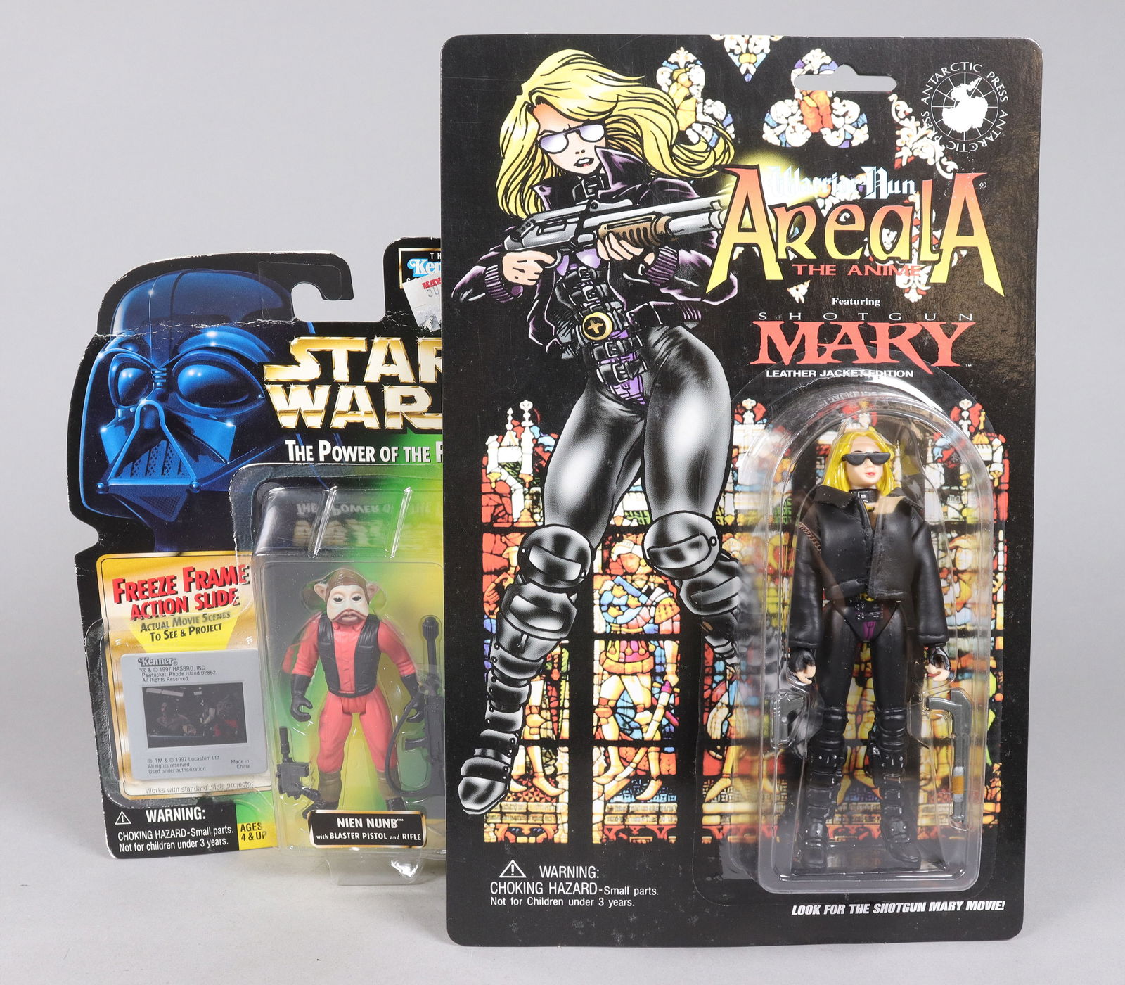 Lots action figures in box - 5