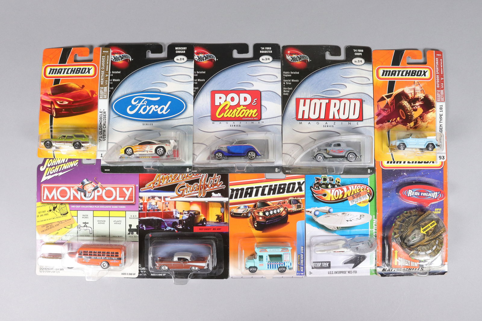 Lots toy car figures in box: Lots toy car figures in box.