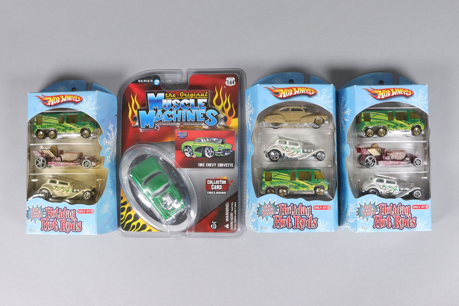 Lots toy car figures in box: Lots toy car figures in box.