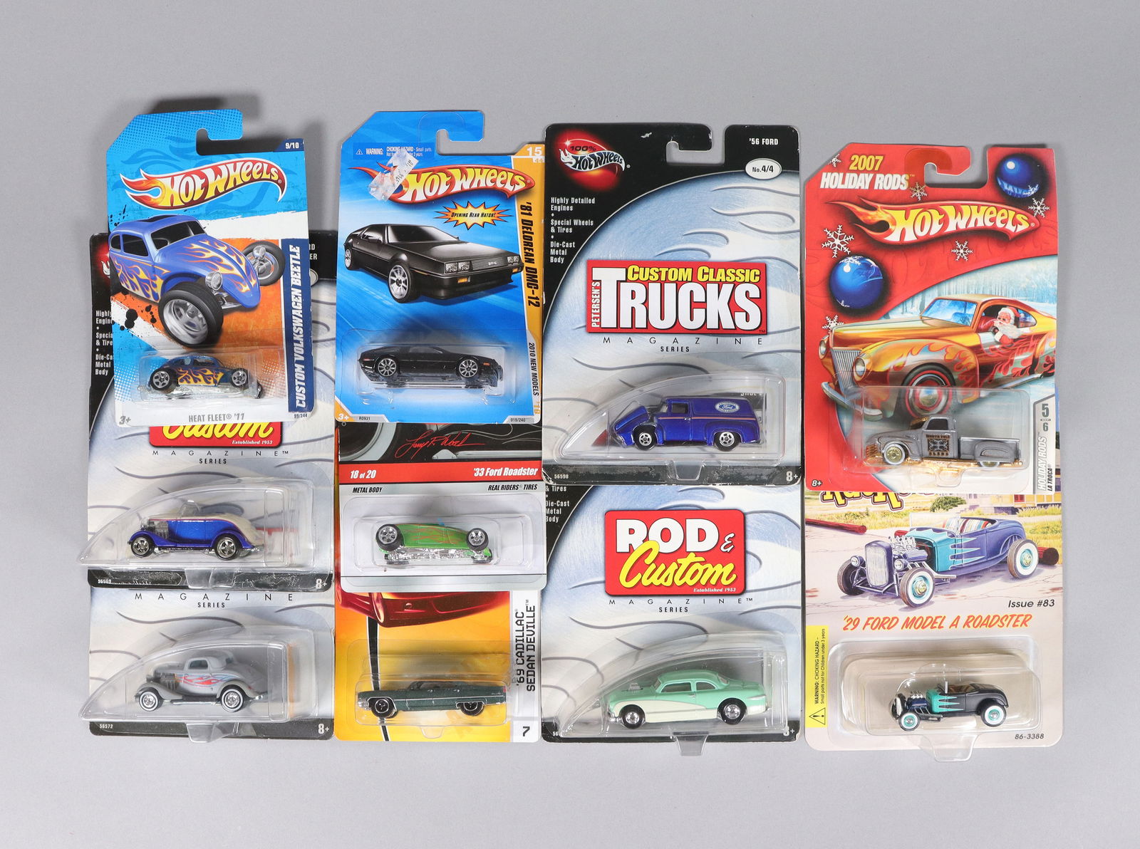 Lots toy car figures in box: Lots toy car figures in box.