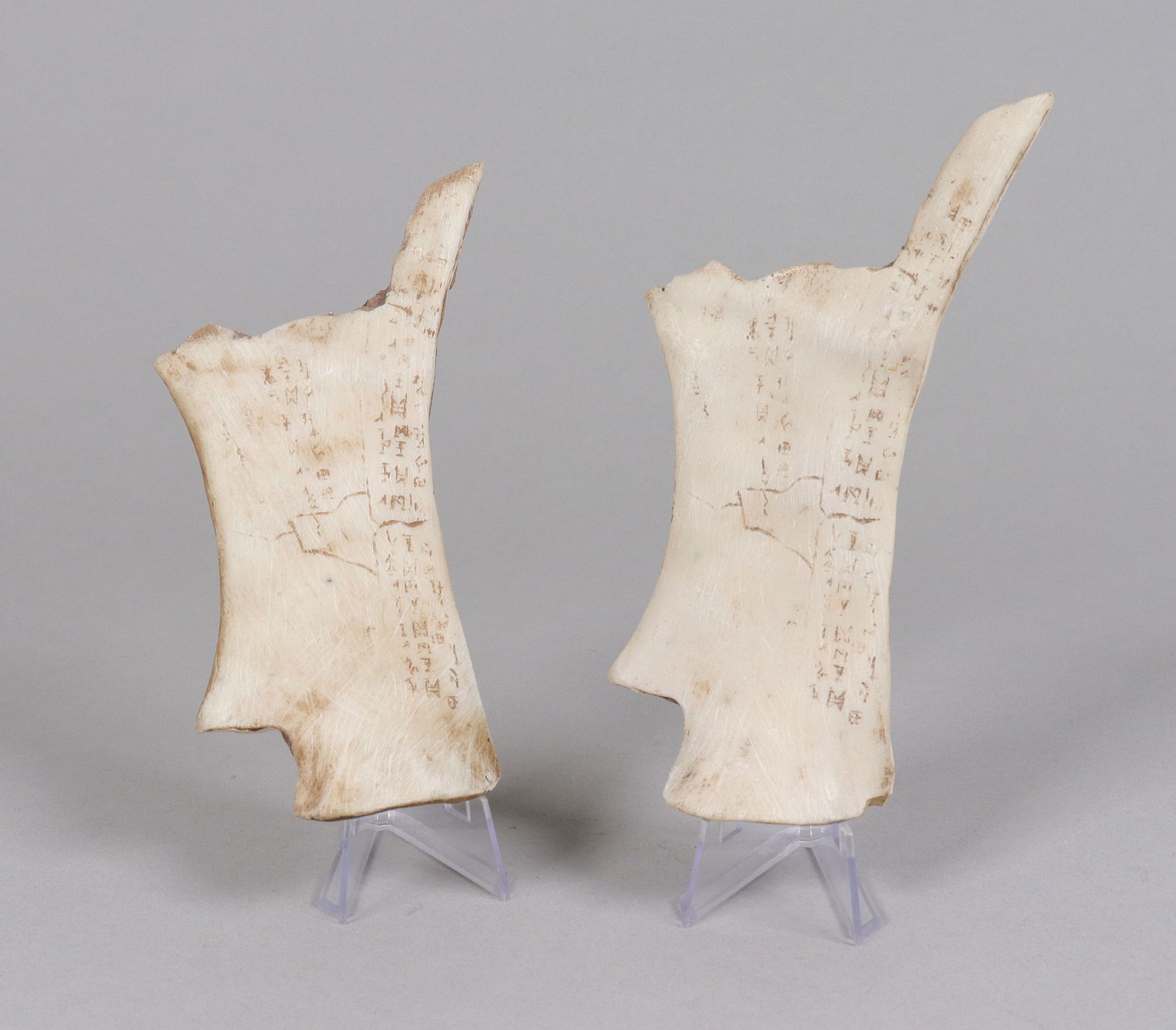 Lots Chinese fine carved fragment: Lots Chinese fine carved fragments.